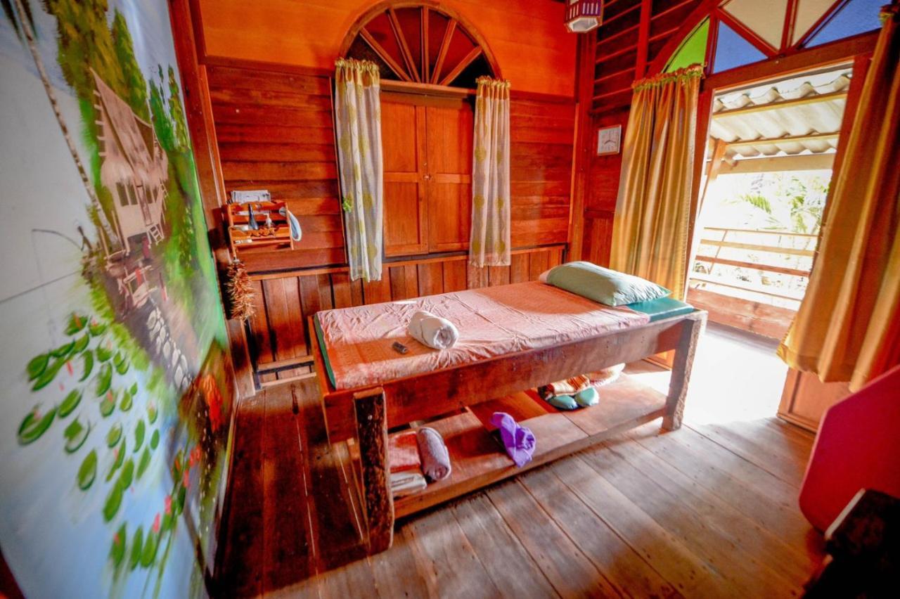 Mrk Resort & Massage Lop Buri Exteriör bild