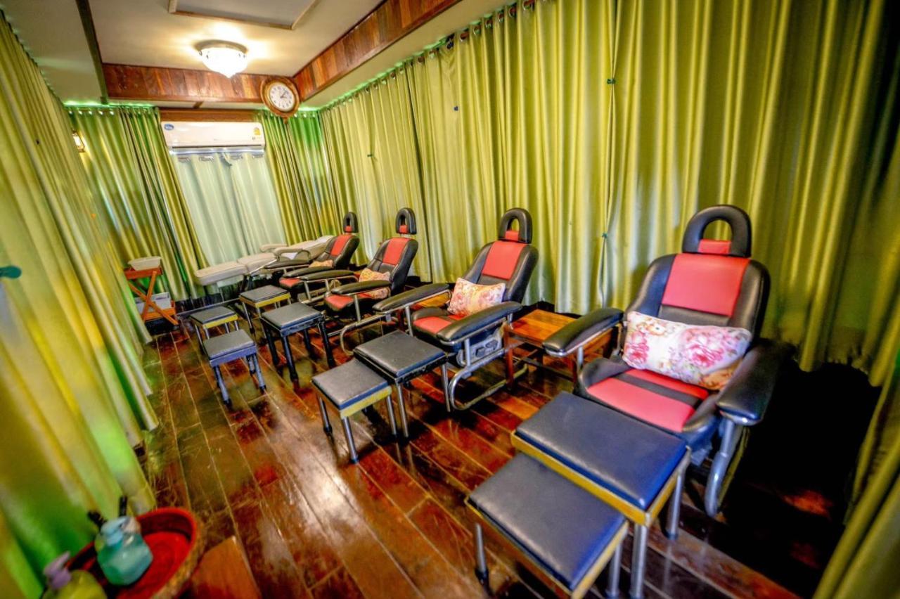 Mrk Resort & Massage Lop Buri Exteriör bild