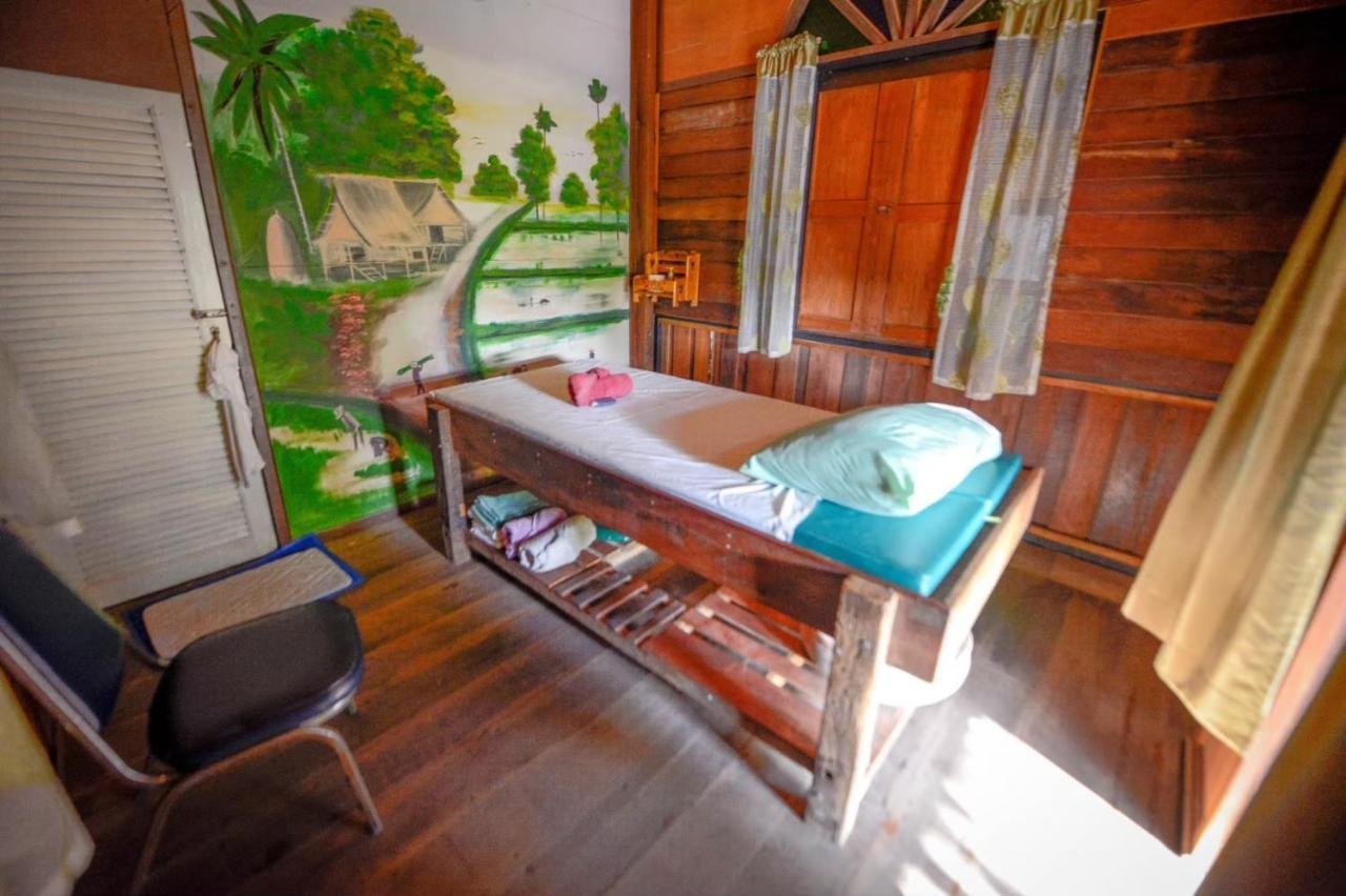 Mrk Resort & Massage Lop Buri Exteriör bild