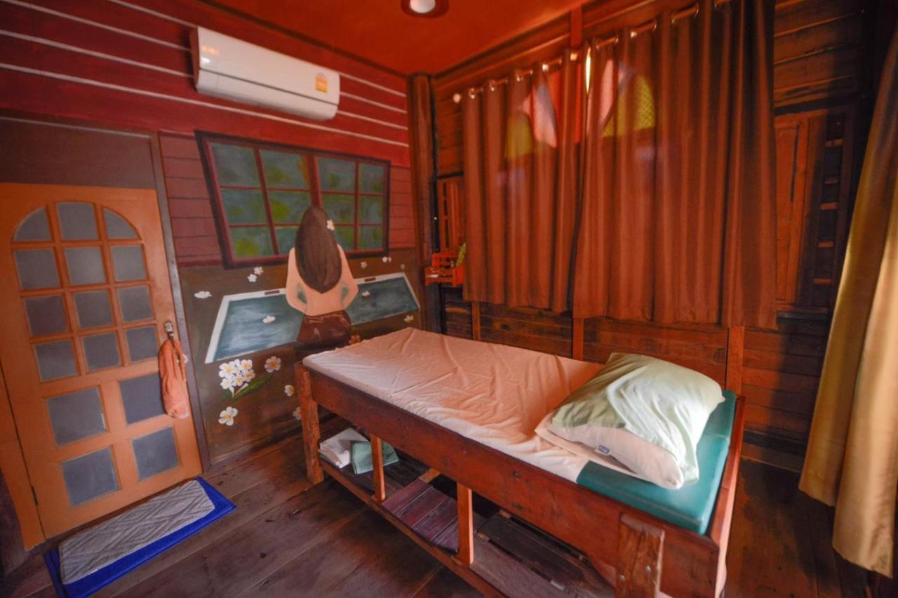 Mrk Resort & Massage Lop Buri Exteriör bild