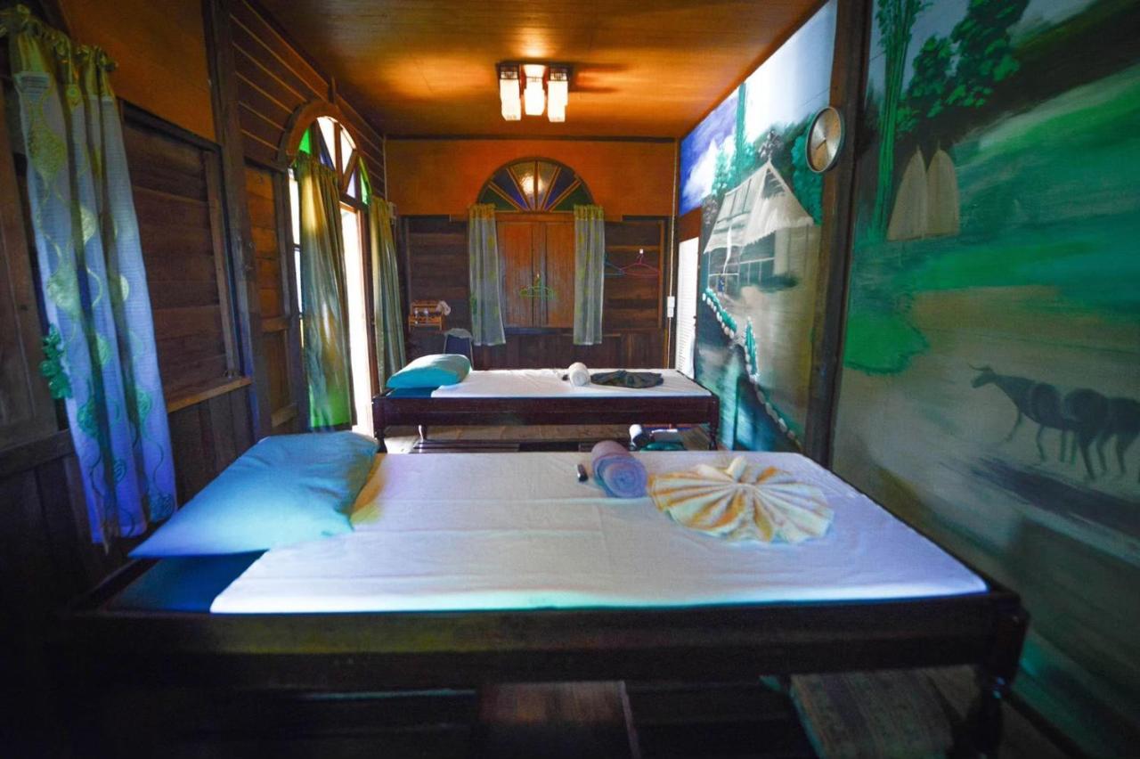 Mrk Resort & Massage Lop Buri Exteriör bild