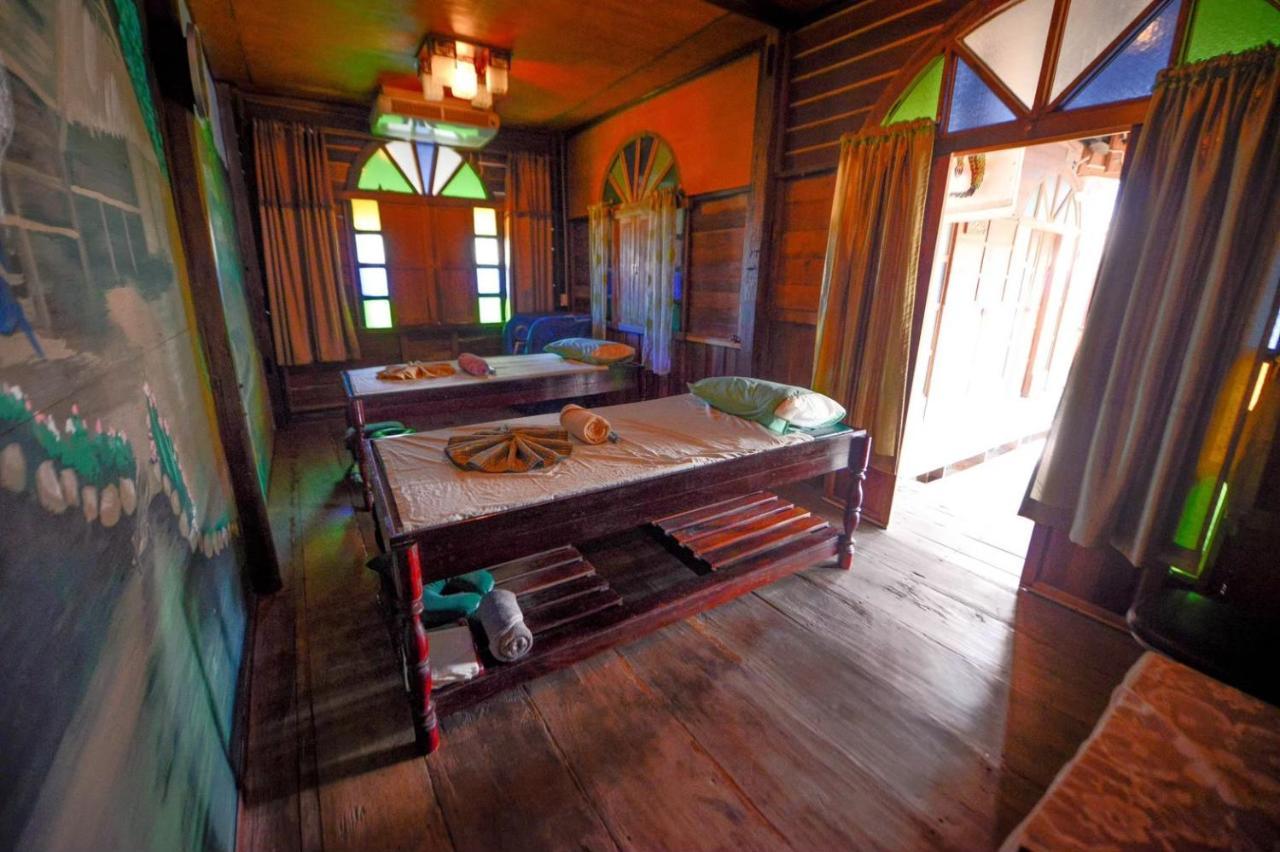 Mrk Resort & Massage Lop Buri Exteriör bild
