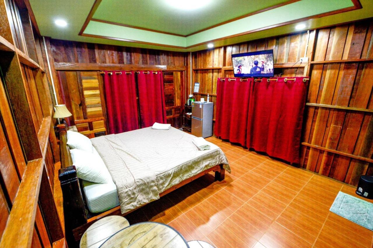 Mrk Resort & Massage Lop Buri Exteriör bild