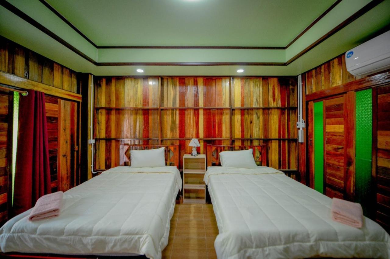 Mrk Resort & Massage Lop Buri Exteriör bild