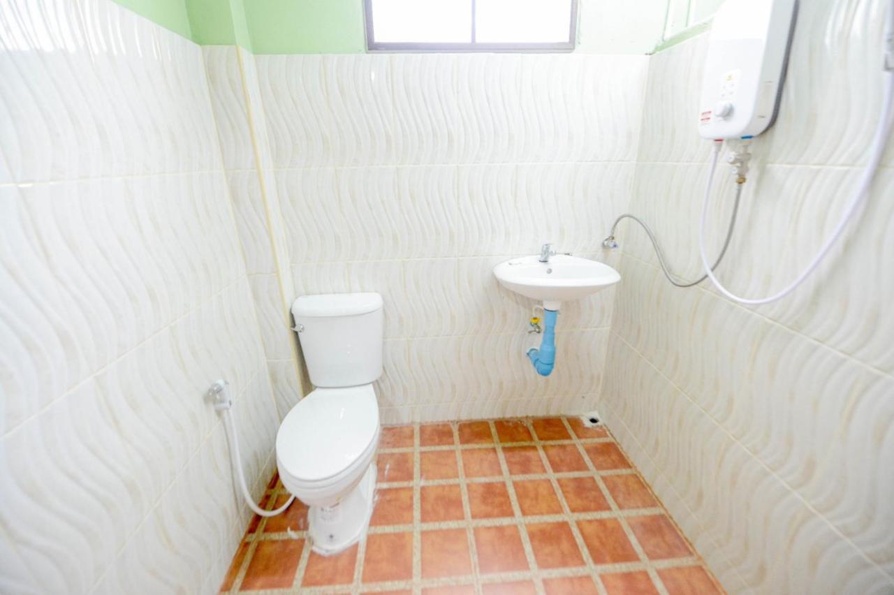 Mrk Resort & Massage Lop Buri Exteriör bild