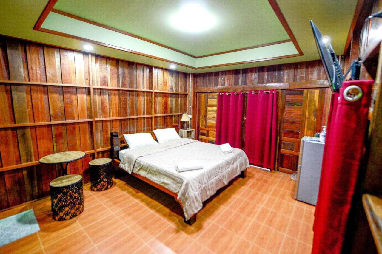 Mrk Resort & Massage Lop Buri Exteriör bild