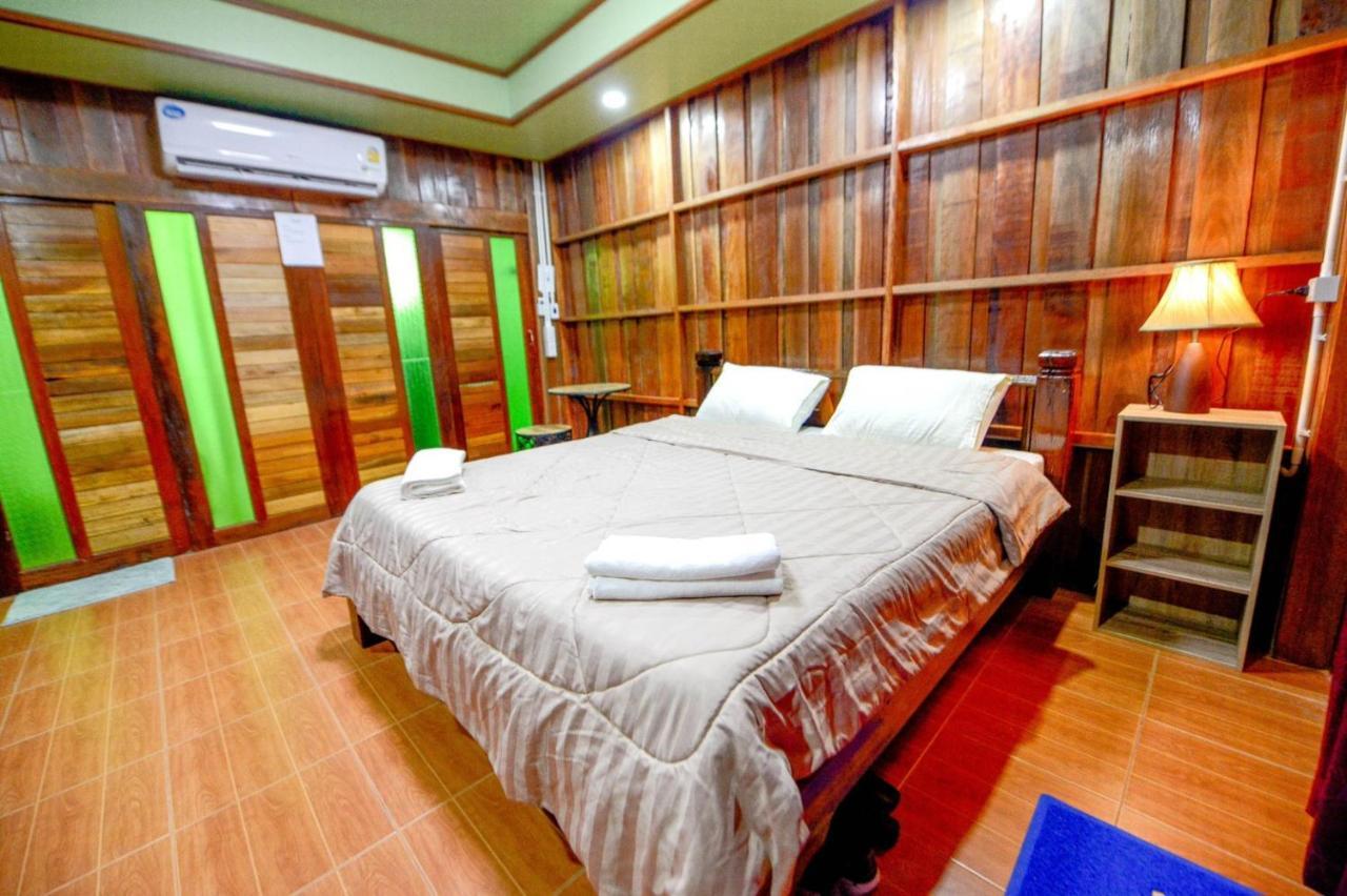 Mrk Resort & Massage Lop Buri Exteriör bild