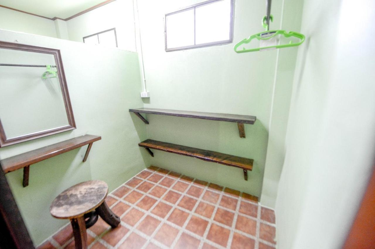 Mrk Resort & Massage Lop Buri Exteriör bild