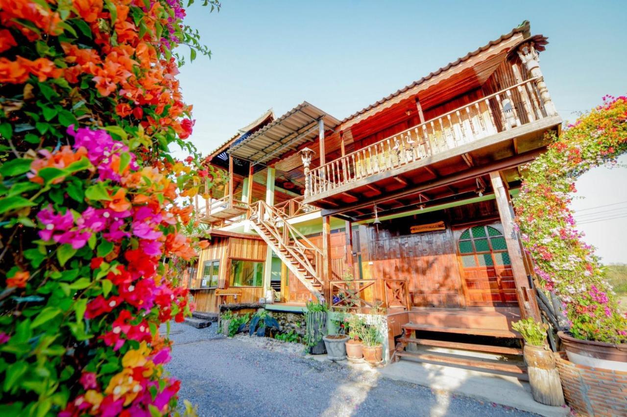 Mrk Resort & Massage Lop Buri Exteriör bild