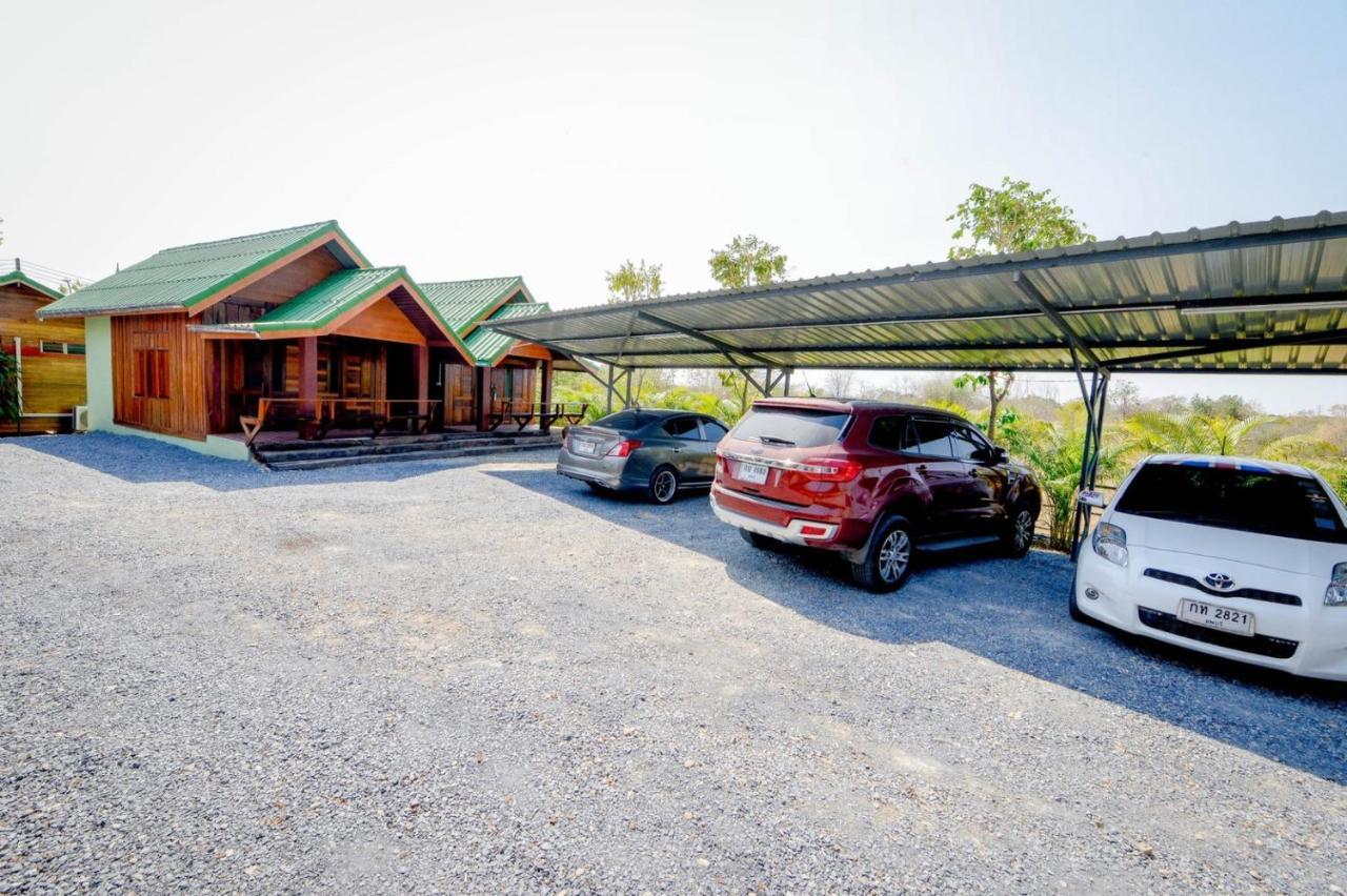 Mrk Resort & Massage Lop Buri Exteriör bild