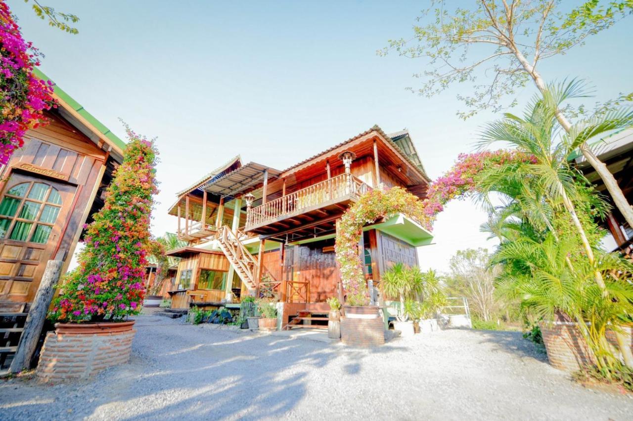 Mrk Resort & Massage Lop Buri Exteriör bild