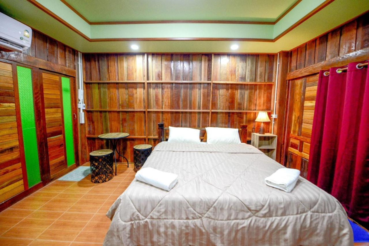 Mrk Resort & Massage Lop Buri Exteriör bild