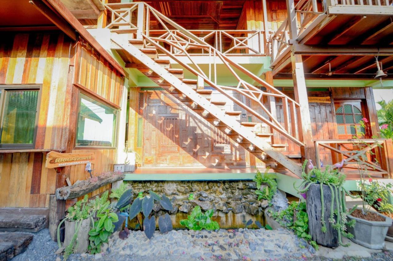 Mrk Resort & Massage Lop Buri Exteriör bild