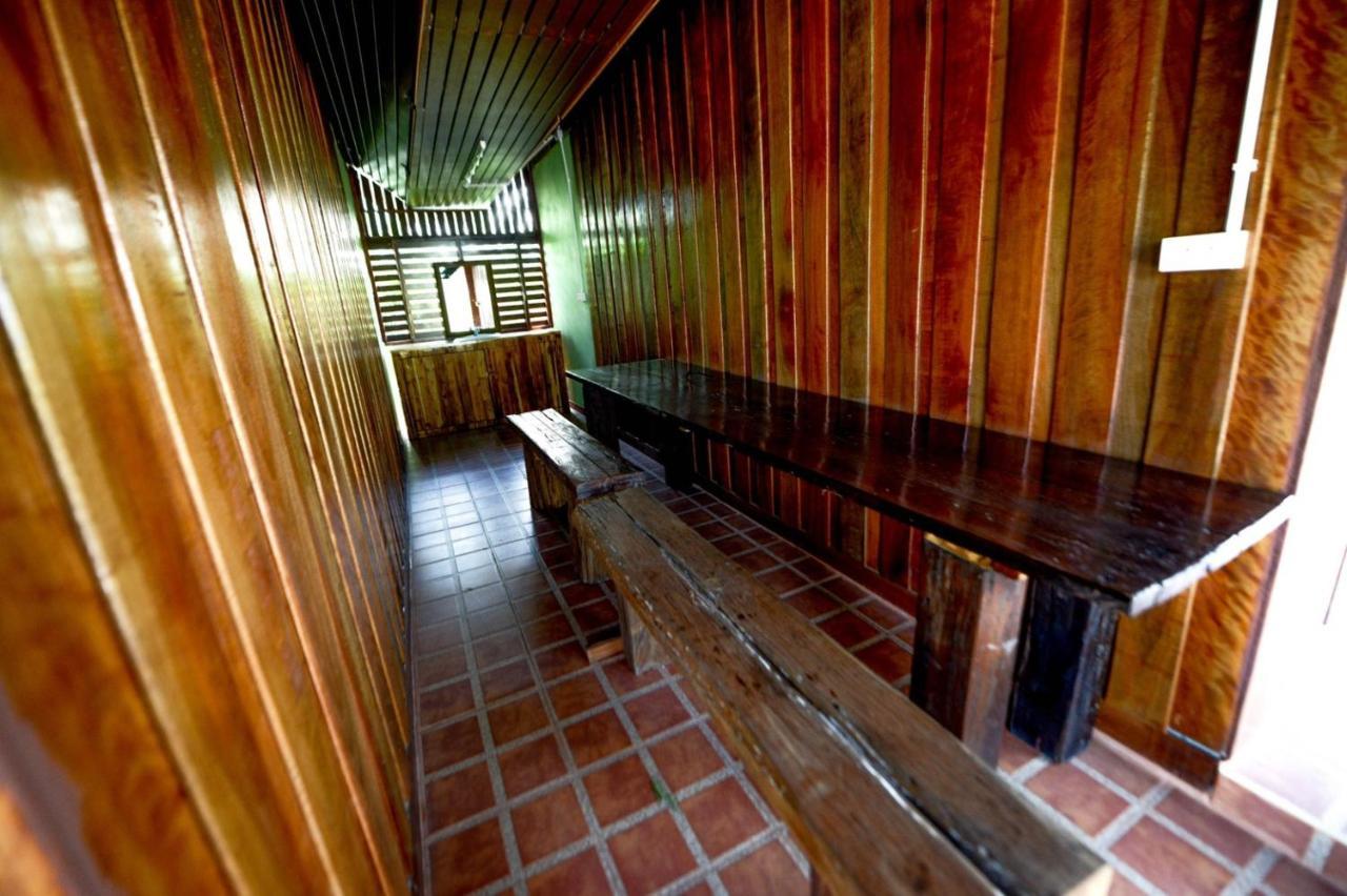 Mrk Resort & Massage Lop Buri Exteriör bild