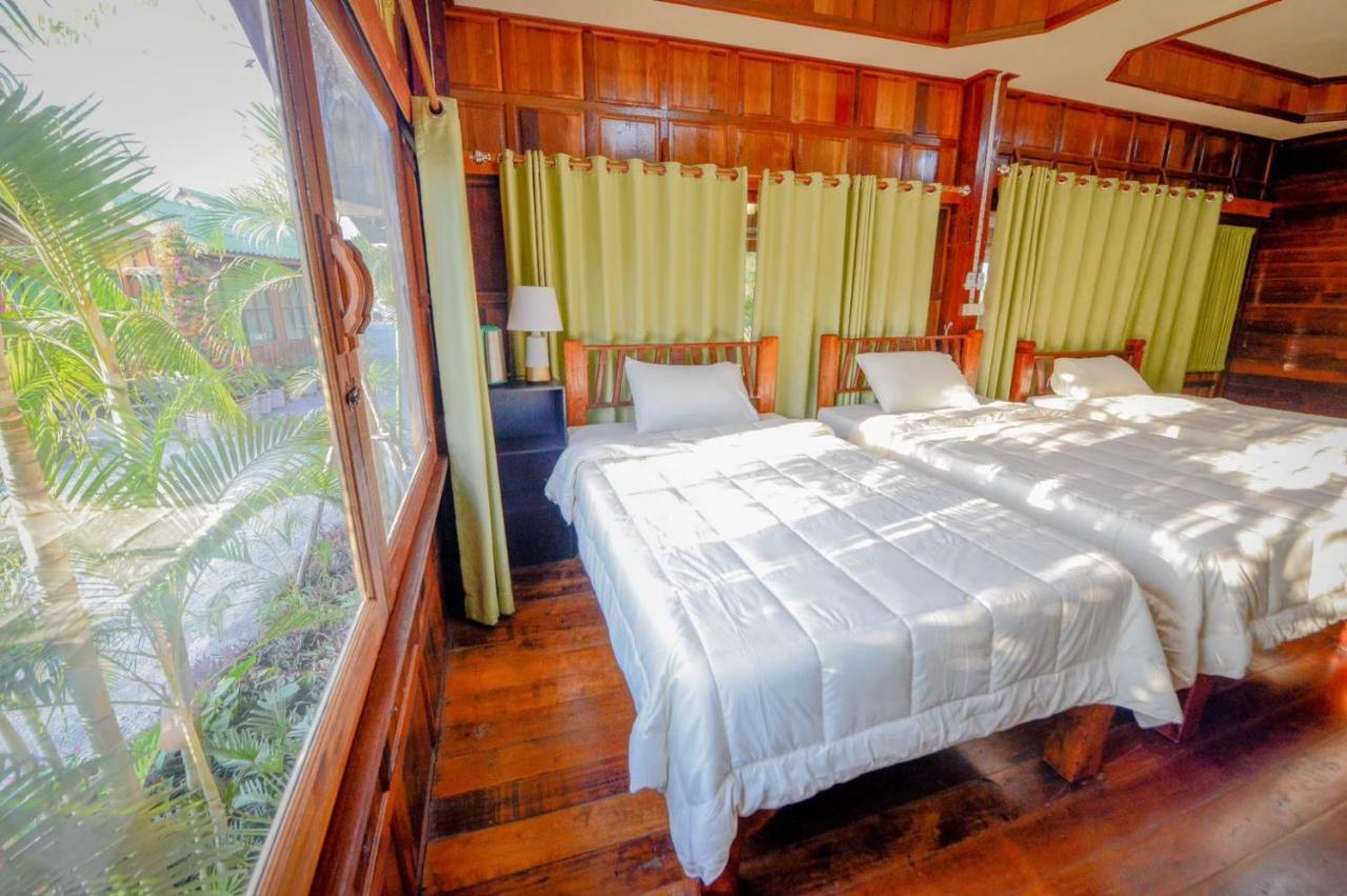 Mrk Resort & Massage Lop Buri Exteriör bild