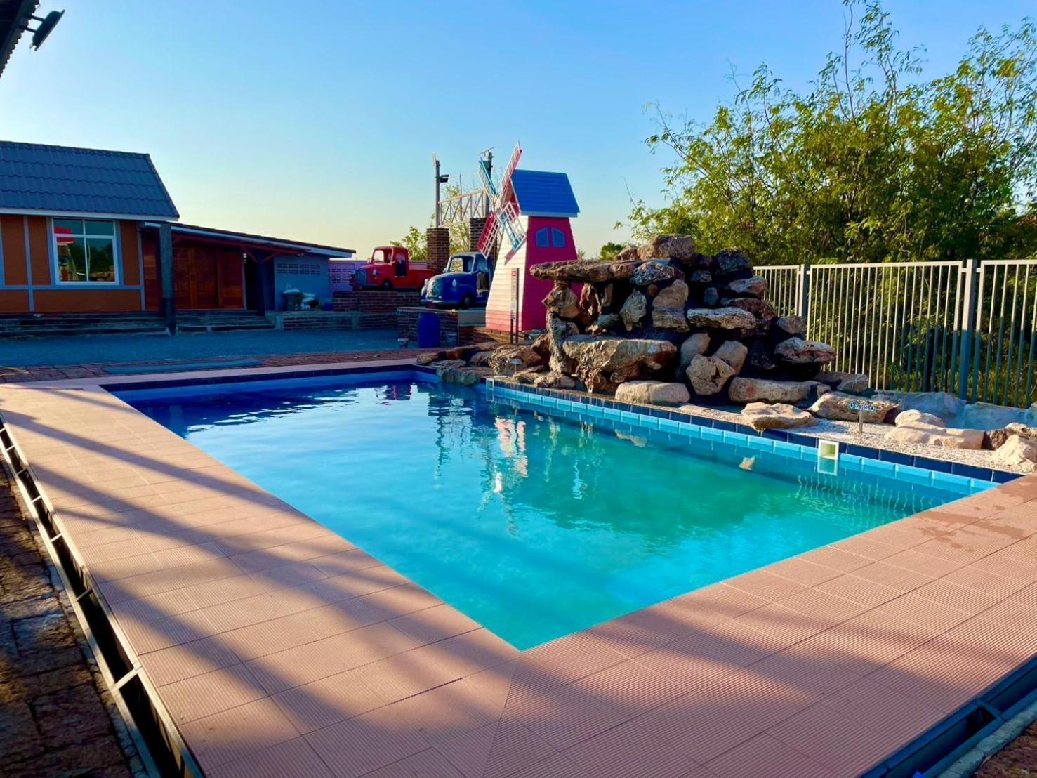 Mrk Resort & Massage Lop Buri Exteriör bild